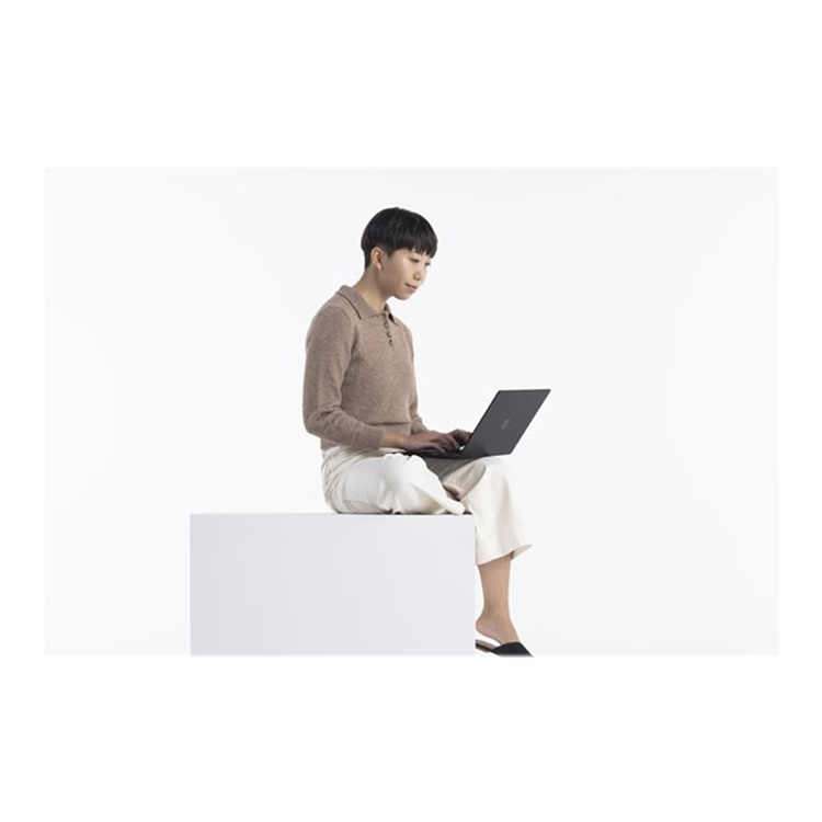 SF Laptop 4 13" i5/8GB/512GB black