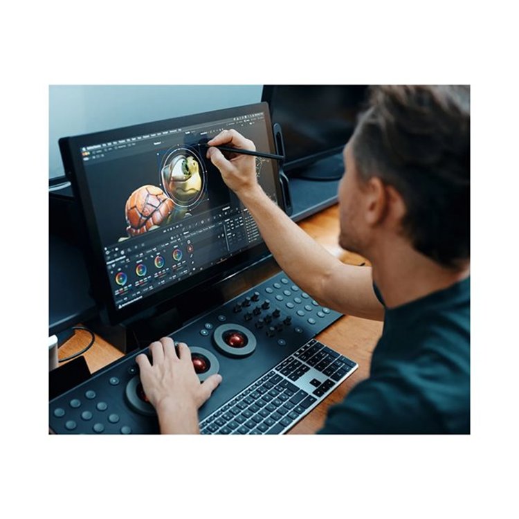 WACOM Cintiq Pro 22 with Stand